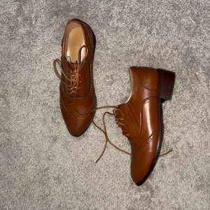 Woman’s lace up Oxford shoes